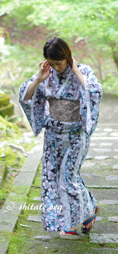 はんなり おしとやかなイメージ 白地に紫の浴衣と色々な帯でコーディネート 帯の仕立て屋 みつやま