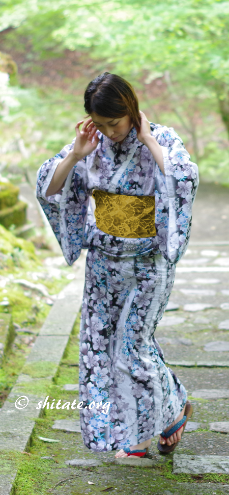 はんなり おしとやかなイメージ 白地に紫の浴衣と色々な帯でコーディネート 帯の仕立て屋 みつやま